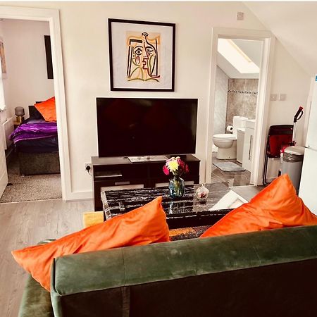 Cool Top Floor Apartment Very Near Birmingham Centre Bagian luar foto