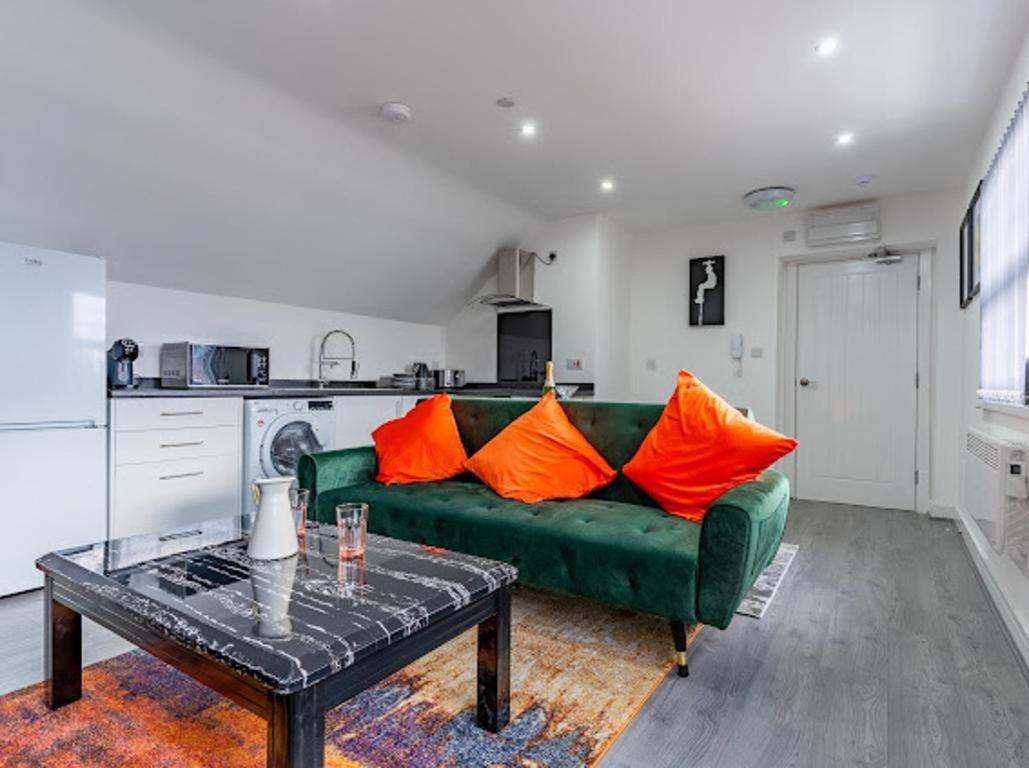 Cool Top Floor Apartment Very Near Birmingham Centre Bagian luar foto
